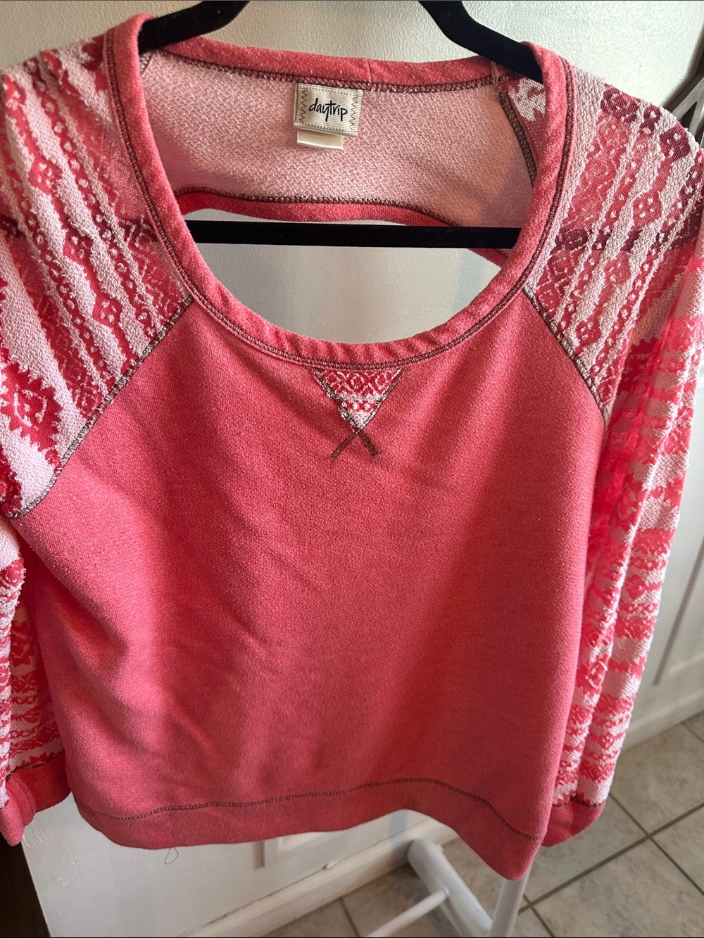 Daytrip Coral Pink Patterned Raglan Sweatshirt